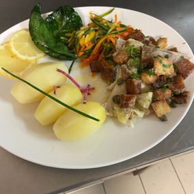 plat aux patates et aux légumes